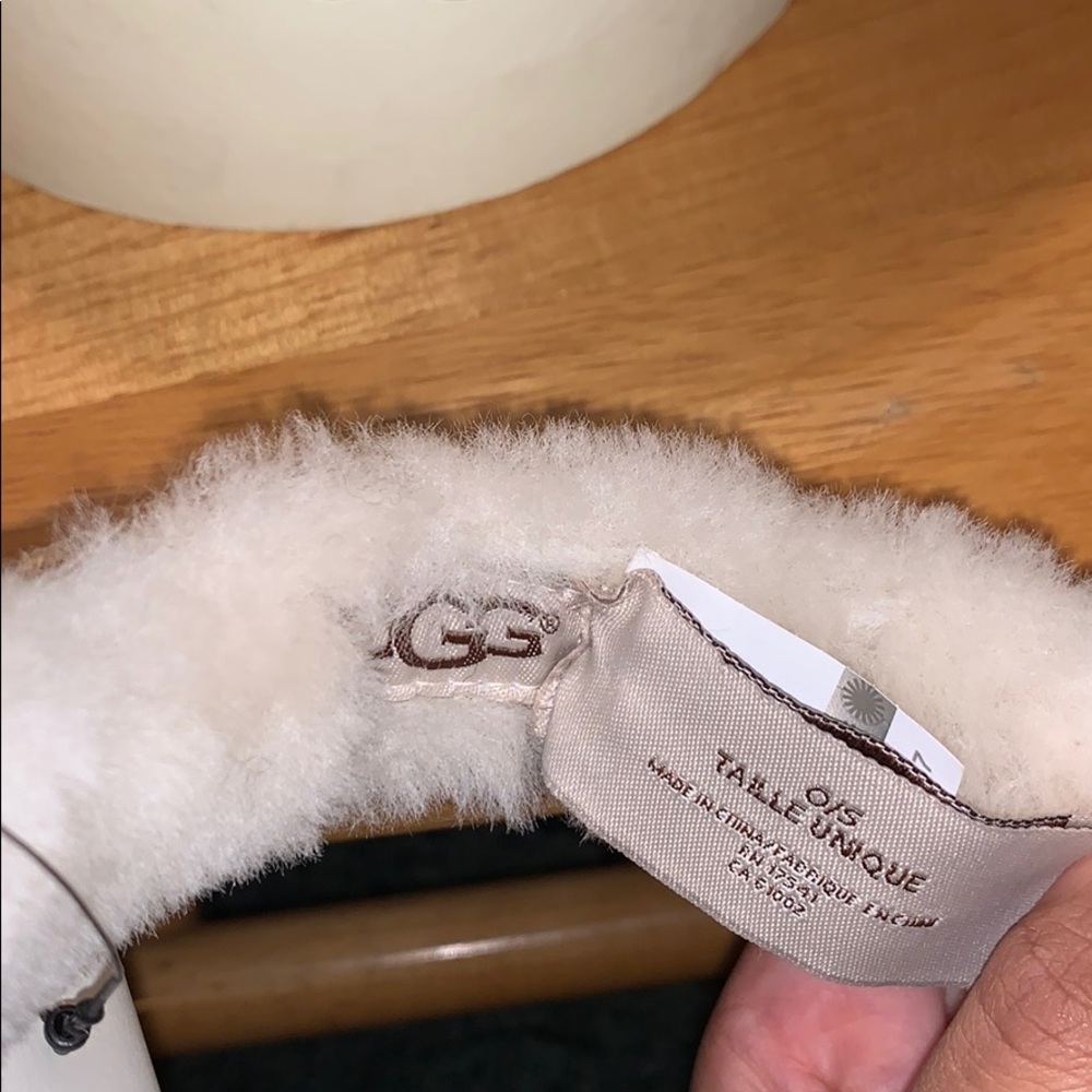 Earmuffs - Picture 2 of 3